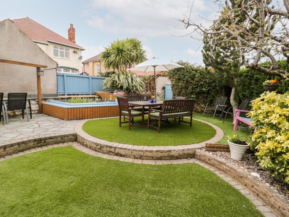 Glendalough Villa Colwyn Bay Exterior photo